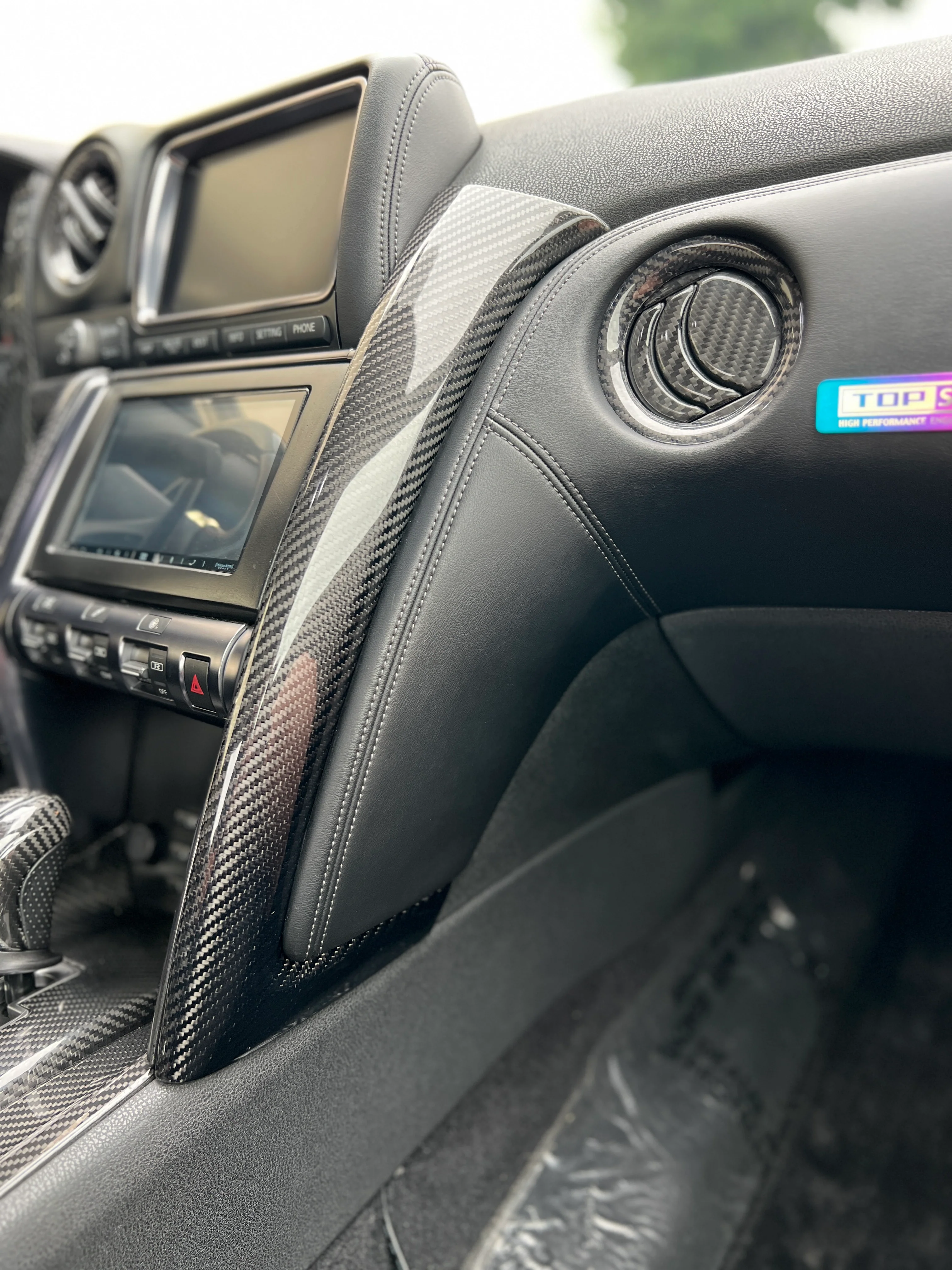09-16 R35 GTR Top Secret Style LHD CF Center Console Panel Cover Set - Image 5