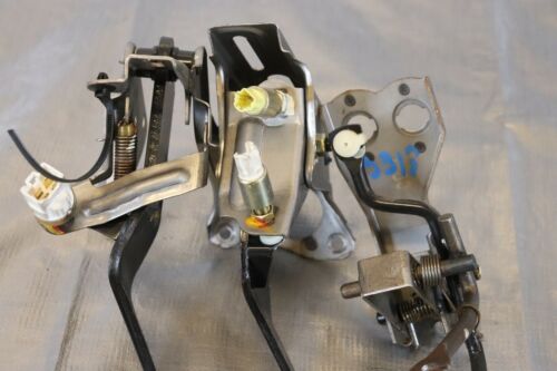 Used Honda S2000 Gas, Brake, Clutch Pedals Assemby - Image 5