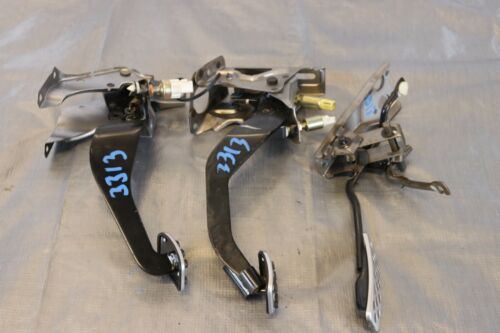 Used Honda S2000 Gas, Brake, Clutch Pedals Assemby - Image 6