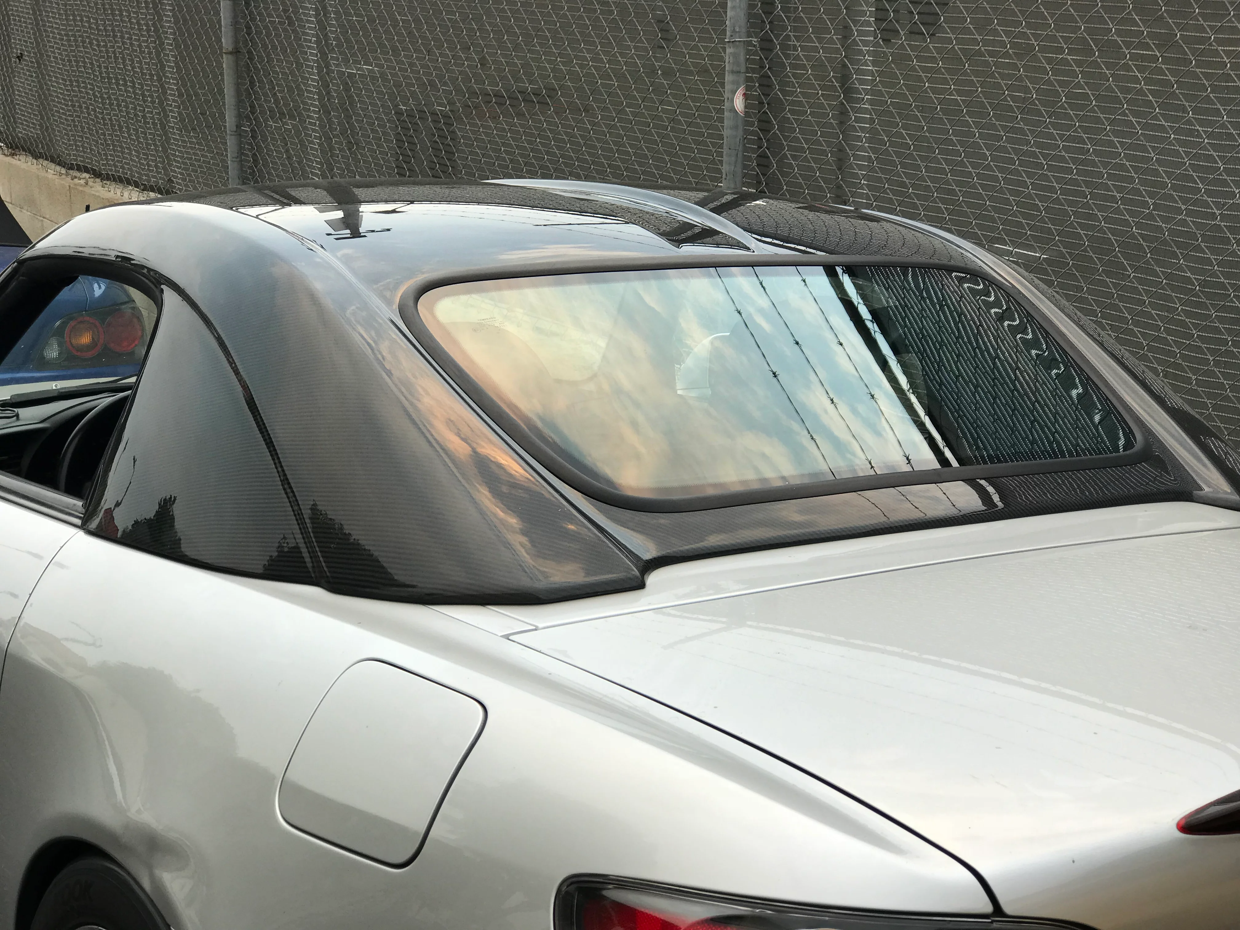 ViS Racing 00-09 S2000 (Mugen) Carbon Hardtop w/ Tempered Glass - Image 3